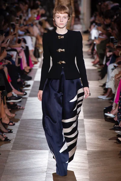 Look 1